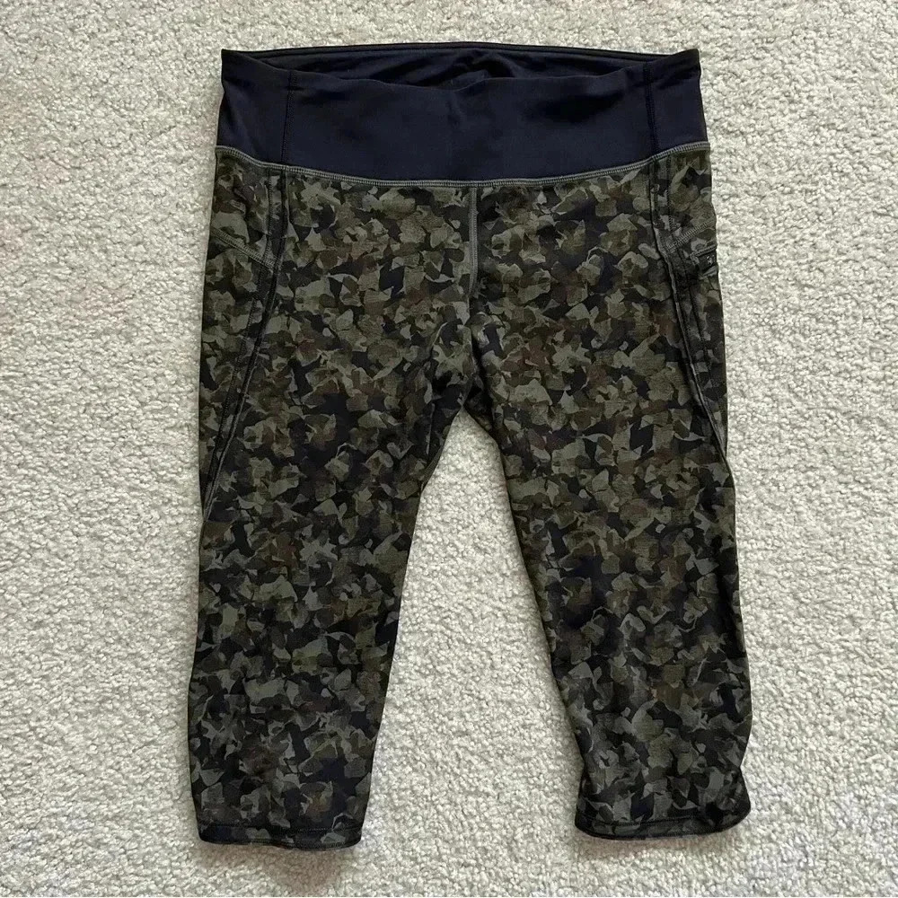 Lululemon Run Top Speed Capri Crop Full On Luxtreme Wm Sz 10 Mystic Jungle Green